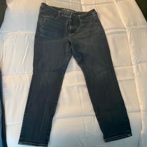 American Eagle Women’s size 14 Short 360 Super Stretch Hi-Rise Jegging